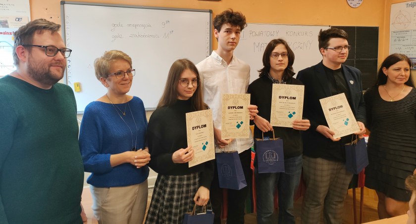 Sukces uczniów I LO w powiatowym konkursie matematycznym