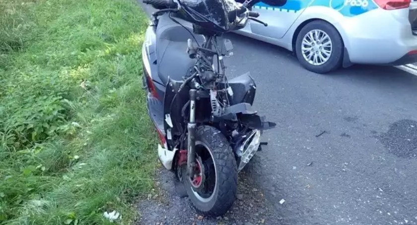 Wypadek z udziałem kierującego motorowerem