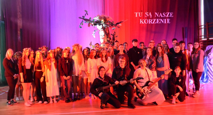 Uroczysty apel z okazji Święta Chrztu Polski w I LO (foto,film)