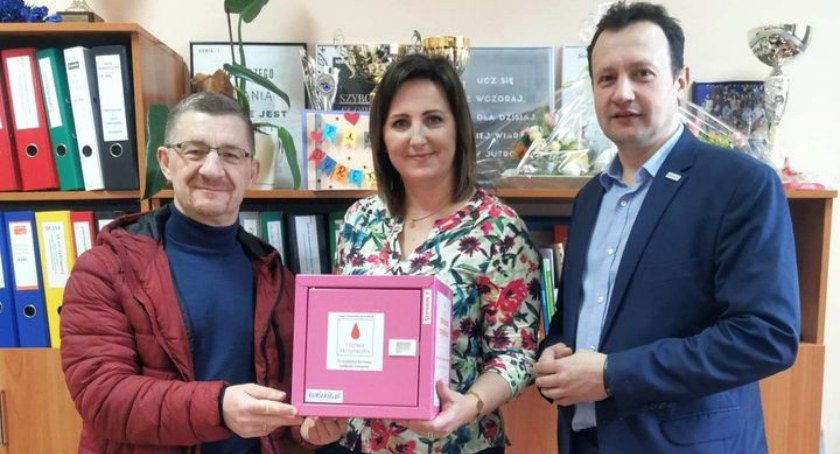 Różowe skrzyneczki trafiają do kolejnych szkół w naszym regionie (foto)