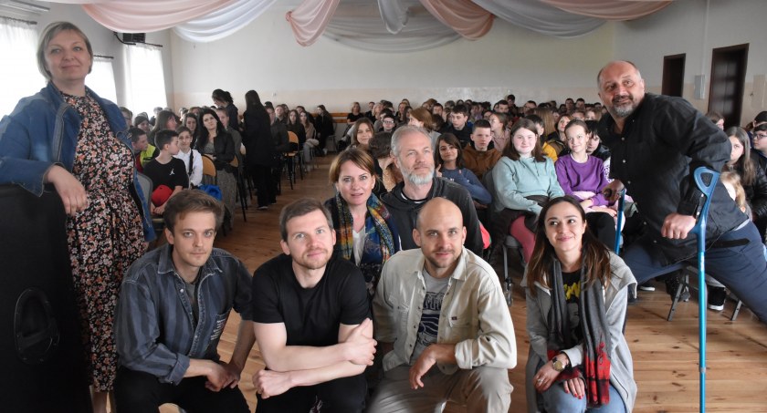Bednary. Aktorzy Teatru Komedii Impro z młodzieżą o hejcie (foto,film)