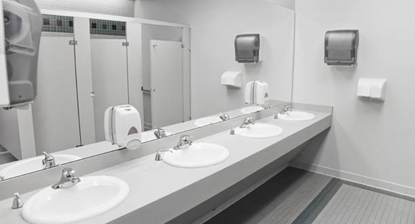 5 elementów, których nie może zabraknąć w łazience hotelowej
