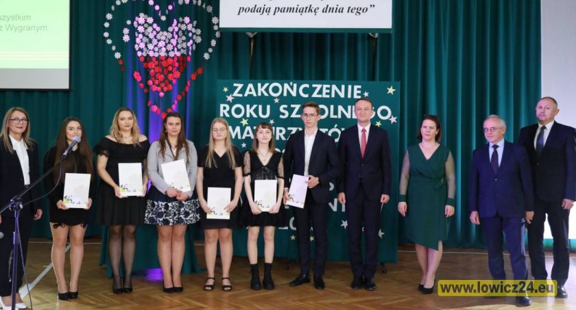Szkoła na Blichu żegna tegorocznych maturzystów (foto, film)