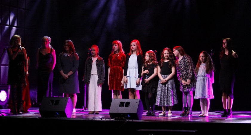 Łowicz. Wiosenny koncert młodych talentów wokalnych (foto, film)