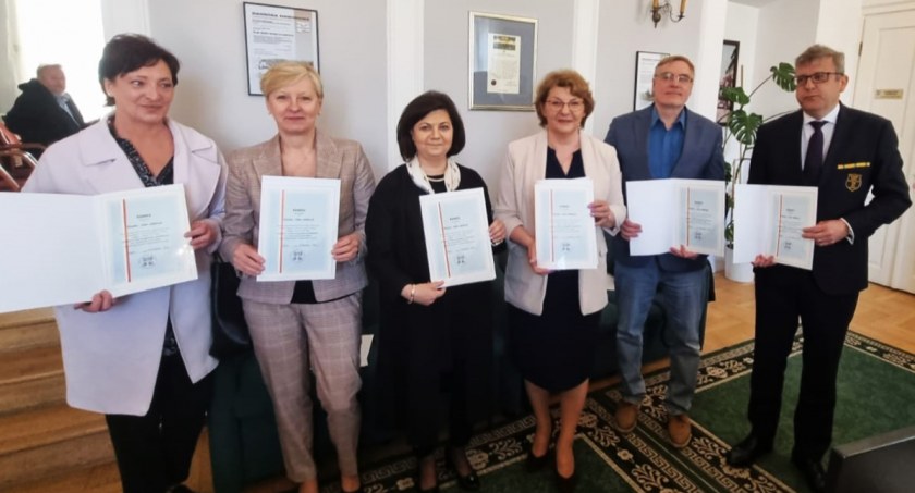 Miasto Łowicz z tytułem Lidera Edukacji. Wielkie wyróżnienie dla łowickiej oświaty