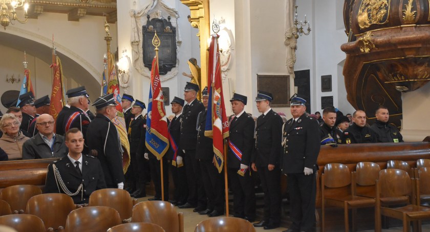 Uroczysta Msza Św. w łowickiej katedrze z okazji Dnia Strażaka (foto,film)