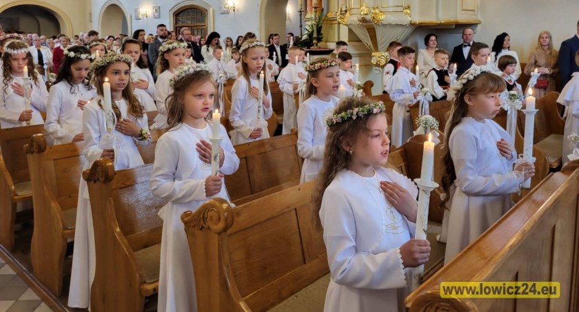 I Komunia Św. w parafii Świętego Ducha w Łowiczu (foto, film)