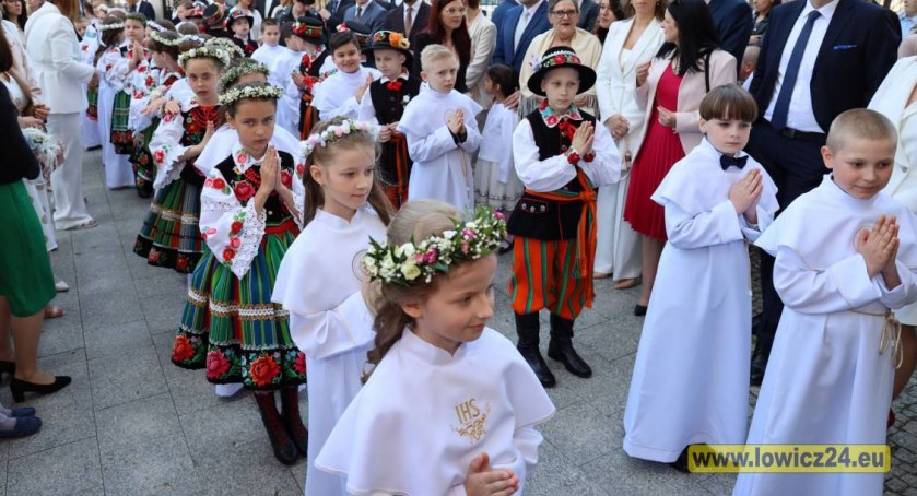 I Komunia Św. w parafii katedralnej w Łowiczu (foto)