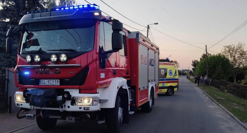  Gmina Zduny. Dramatyczna akcja. Strażacy ratowali życie 76-letniego mężczyzny