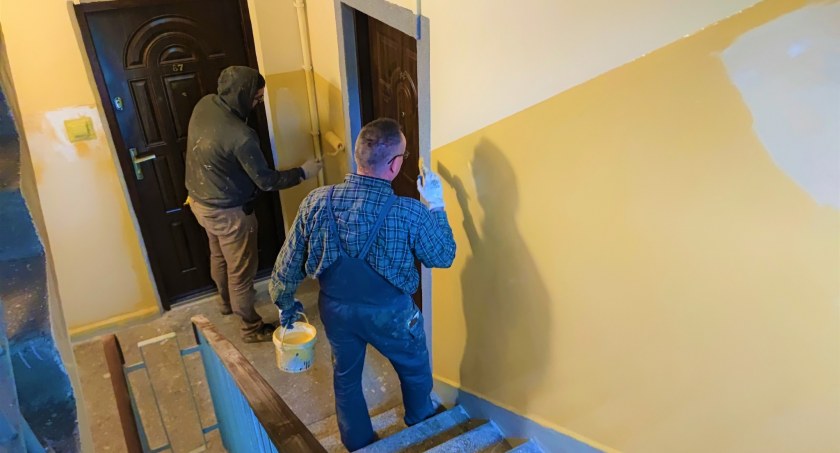 Rozpoczęło się malowanie klatek w zasobach ŁSM (foto)