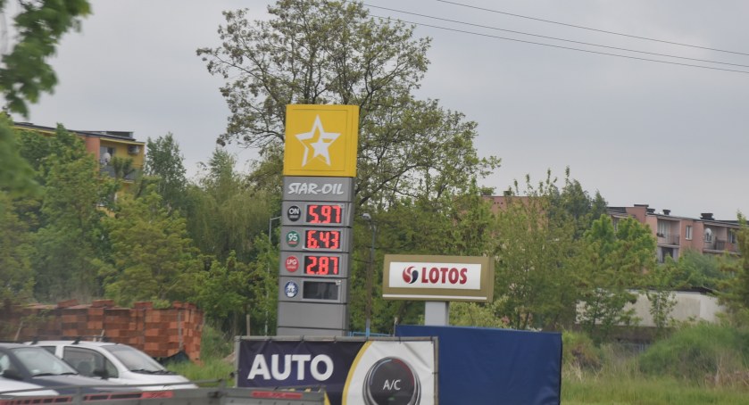 Niższe wydatki na tankowanie. Ceny schodzą poniżej 6zł 