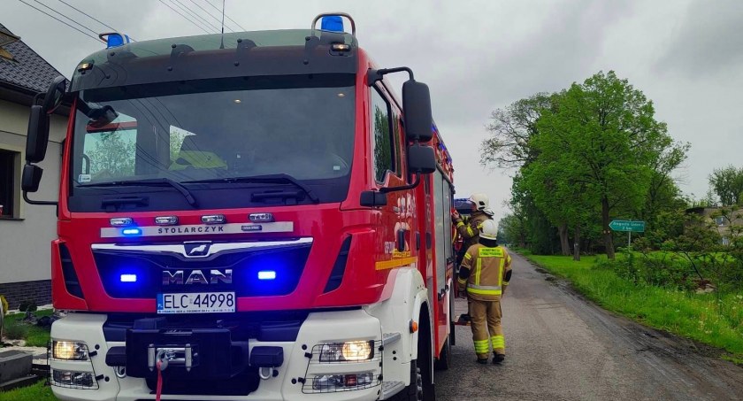 Pożar domu w Urzeczu. Jedna osoba została poszkodowana