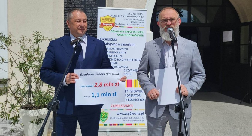 Łowicki powiat z dotacjami rządowymi na szkolnictwo (film)