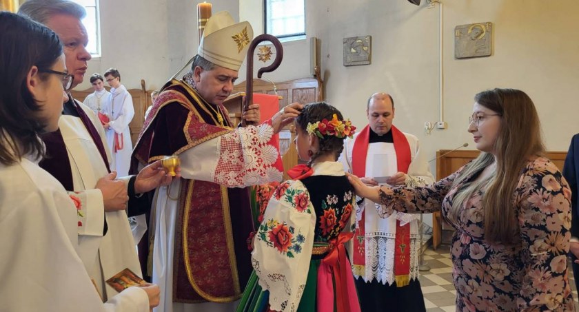 Bierzmowanie w parafii pw. Świętego Ducha w Łowiczu (foto)