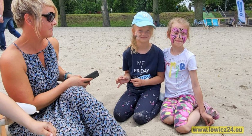 Powiatowy Dzień Dziecka na łowickiej plaży