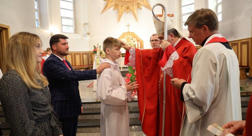 Bierzmowanie na Korabce. Taki sakrament można przyjąć tylko raz w życiu (foto)