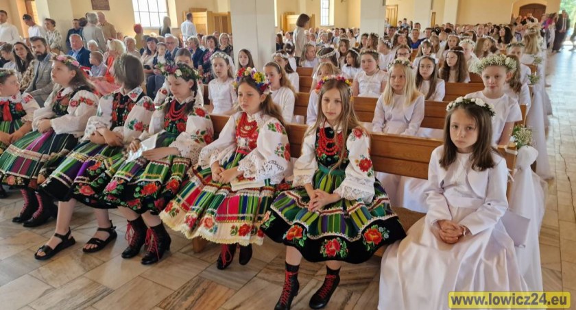 Rocznica I Komunii Świętej w parafii na łowickich Bratkowicach (foto)