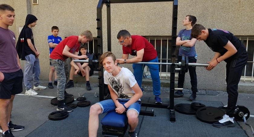 Wychowankowie MOS Kiernozia sprawdzili się w sportach siłowych (foto)