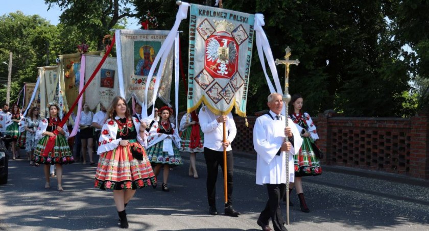 Boże Ciało w parafii pw. Św. Wawrzyńca w Kocierzewie (foto, film)