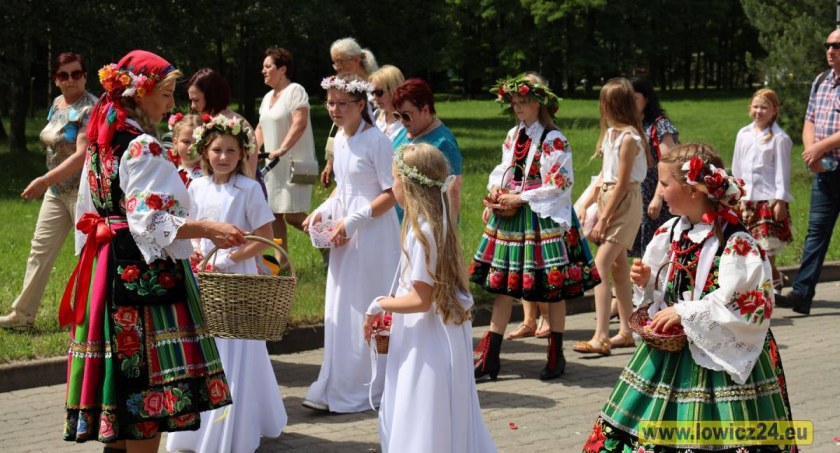 W niedzielę dwie procesje przejdą ulicami Łowicza