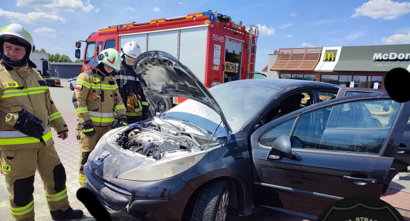 Pożar samochodu na autostradzie A2
