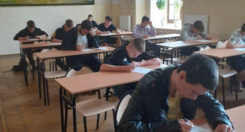  „Fredro wciąż żywy” w Zespole Szkół Ponadpodtsawowych nr 1 w Łowiczu (foto)