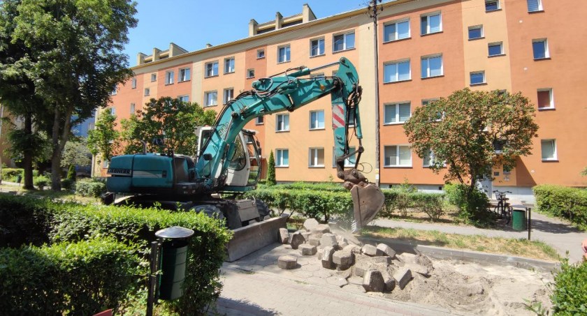 Łowicz. Rozpoczęły się prace modernizacyjne na osiedlu Tkaczew (foto)