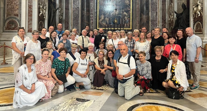 Łowiczanie modlili się przy grobie św. Jana Pawła II w 24. rocznicę papieskiej wizyty w Łowiczu (foto)