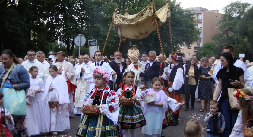 Procesja na zakończenie oktawy Bożego Ciała w Łowiczu (foto, film)