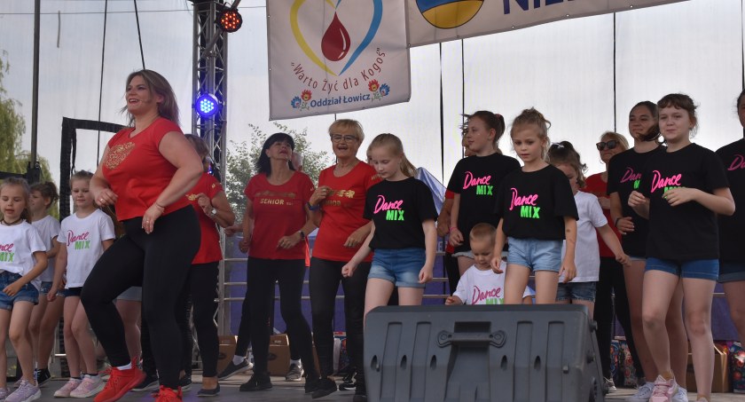 Nieborów. Rodzinne powitania lata muzycznie i tanecznie (foto, film)