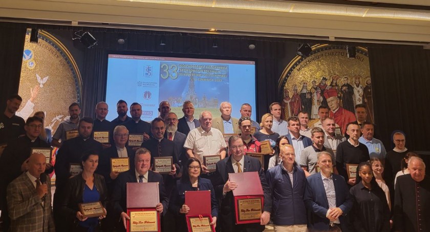 Księża i samorządowcy z powiatu łowickiego nagrodzeni podczas 33. Ogólnopolskiej Pielgrzymki Sportowców