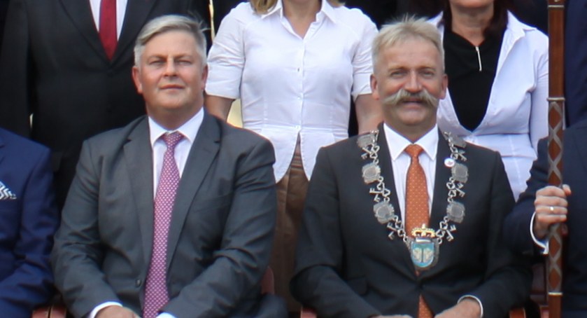 Oświadczenia majątkowe burmistrza i wiceburmistrza Łowicza za 2022 rok