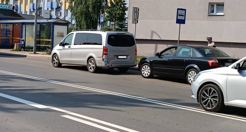 Nie zachowała bezpiecznej odległości (foto)