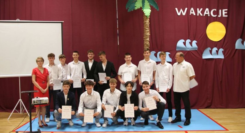 Zakończenie roku szkolnego w I Liceum Ogólnokształcącym w Łowiczu (foto)