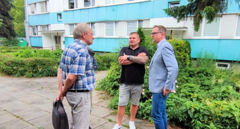 Łowicz. Ruszyła termomodernizacja kolejnego bloku na os. Dąbrowskiego (foto)