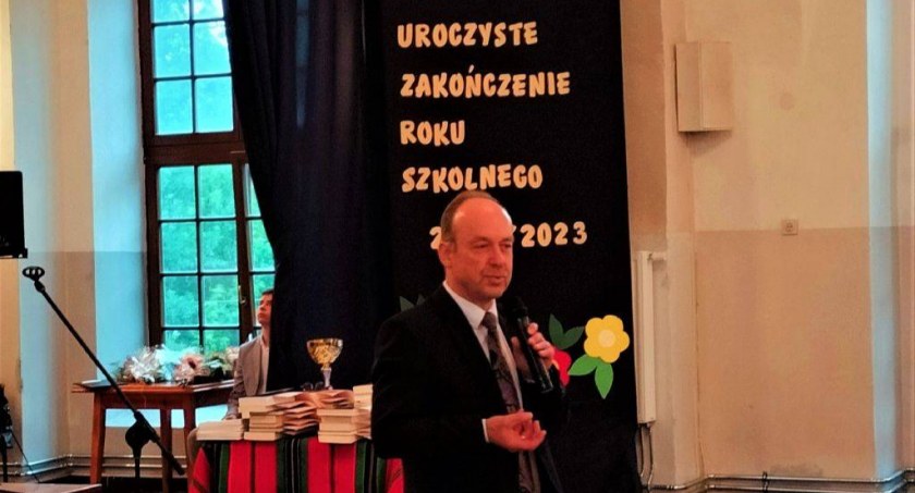 Uczniowie ZSP nr 1 w Łowiczu mają już wakacje (foto)