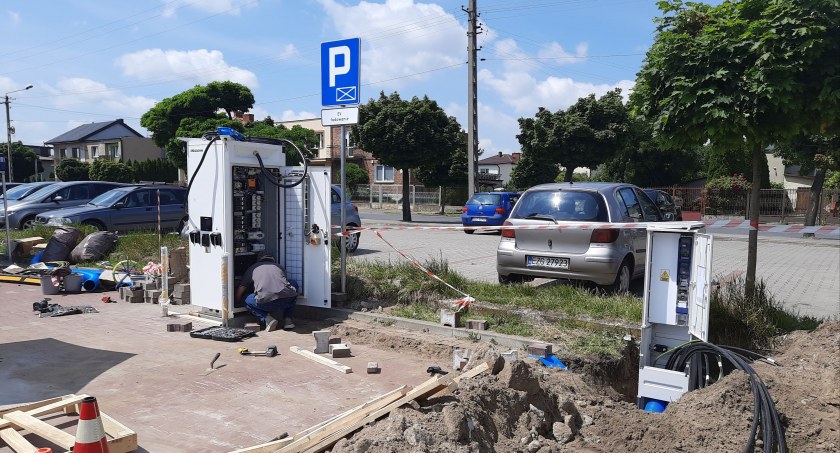 W Łowiczu powstaje stacja do ładowania pojazdów elektrycznych (foto)