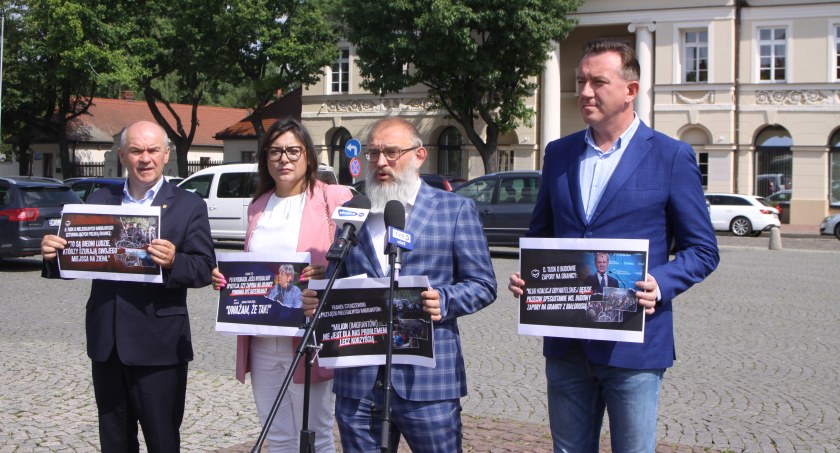 Łowicz. Konferencja PiS-u ws. relokacji imigrantów (film)