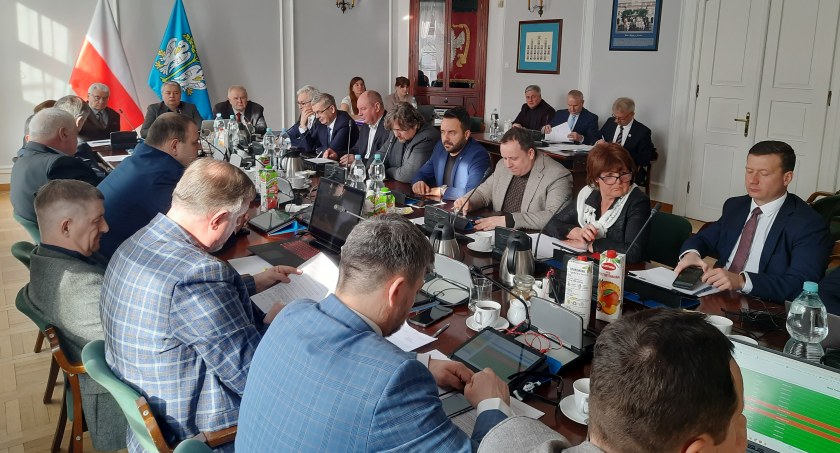 Oświadczenia majątkowe radnych Rady Miejskiej w Łowiczu za 2022 rok – CZĘŚĆ 1