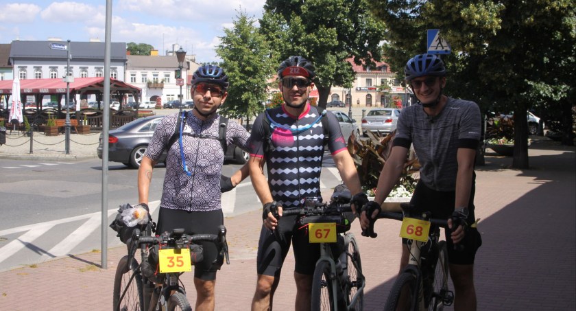 Galanta Pętla. Uczestnicy rowerowego ultramaratonu przejechali przez Łowicz (foto)