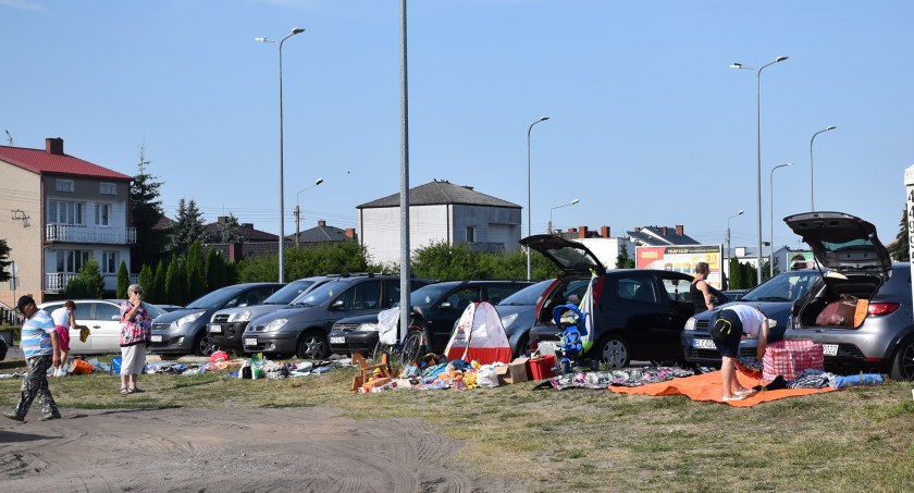 Łowicka wyprzedaż garażowa powróciła na Górki (foto)