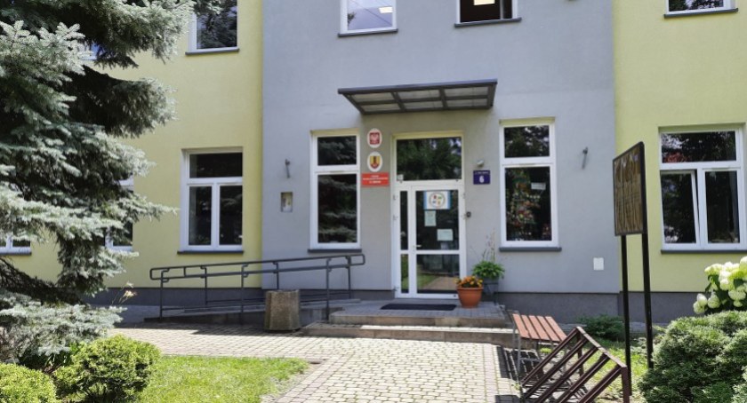Władze powiatu łowickiego ogłosiły konkurs na dyrektora powiatowej placówki