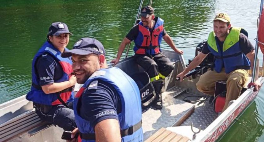 Wspólna akcja łowickich służb na żwirowni w Guźni (foto)