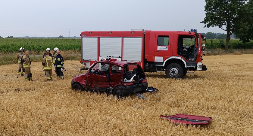 Wypadek z udziałem dwóch samochodów w gminie Chąśno! Są poszkodowani! (foto)