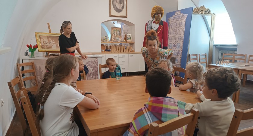 Nieborów. Odkrywali w pałacu sekrety Pana Kleksa (foto,film)