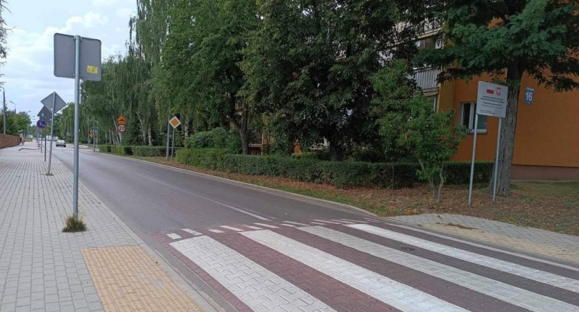 Pogotowie wezwane do nietrzeźwych małoletnich na ul. Młodzieżowej
