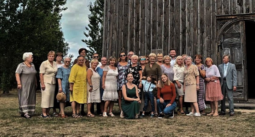 Słuchacze Łowickiego Uniwersytetu Trzeciego Wieku na planie filmowym (foto)