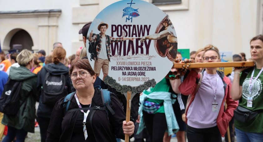 Wyruszyła XXVIII Łowicka Piesza Pielgrzymka Młodzieżowa na Jasną Górę (foto, film)