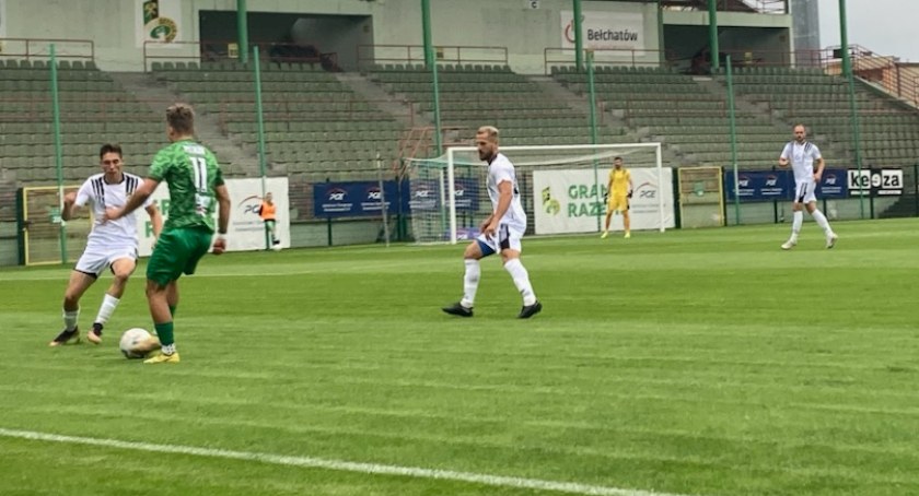 Porażka Pelikana Łowicz na inaugurację sezonu (foto)