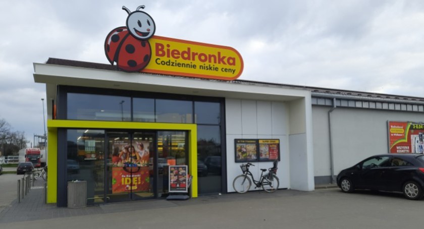 Biedronka wydłuża godziny funkcjonowania sklepów